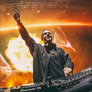 Your playlist called—it’s craving something new! 🔥Luckily, we’ve got 8 brand-new tracks for you. Which one is your favorite? 🤩 Let us know in the comments! 👇

1. @ArminvanBuuren & @DJJohnChristian - All Night 
2. @Claptone.Official x @NickChicane feat. @MoyaBrennan – Saltwater 
3. @LoudLuxury - Crash 
4. @DJSimonPatterson - Bulldozer (V2)
5. @Leony.Music, @G_Eazy & @FelixJaehn - By Your Side (In My Mind)
6. @EelkeKleijn feat. @NathanNicholsonMusic - Another Life 
7. Urban Soul, @RolandClarkMusic - Show Me (@KiCreighton & @Geovanni.sb Remix) 
8. @PaulOakenfold & @DJHernanCattaneo - Buenos Aires To London 

#newmusic #dj #electronicmusic #festival #dancemusic #edm #releasefriday