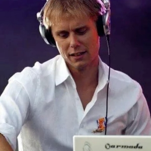 Let’s go back to 2010, when @arminvanbuuren broke down how “Mirage” was created - from the first spark of an idea to recording live instruments and bringing it all together in the studio🎵

What’s the first memory that comes to mind when you hear “Mirage”? 👀

#arminvanbuuren #behindthescene #nostalgia #wearmada #musicproduction #dj